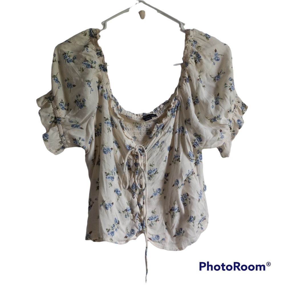 American Eagle Outfitters White Floral Print Crop Top sz Large